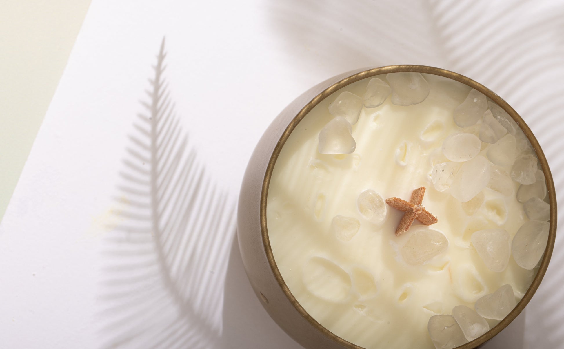 QUARTZ CRYSTAL SOY WAX CANDLE